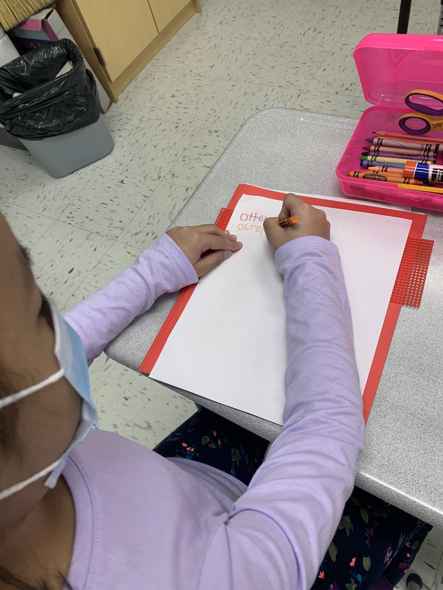 kabuggie's tweet photo. My red dragons began working on short&long vowel sounds today, focusing on the letter ‘o’! They are using their writing screens to practice writing ‘o’ words and then making a FlipGrid to show Ms. Allen what they know! #RecipeforReading #2ndgradeSuperStars #TheLetterO #WES 😀👍🏼💙 https://t.co/1R0KlUUSBv