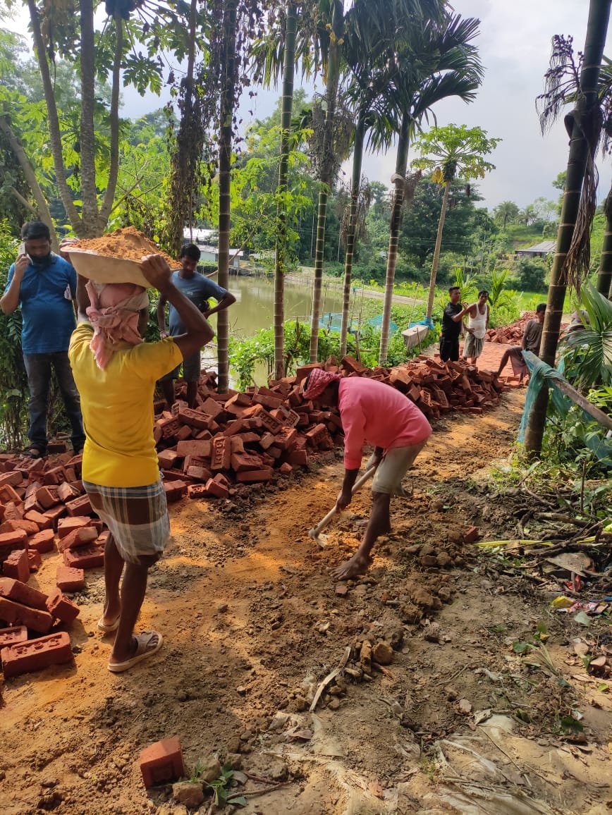 dm_sepahijala's tweet photo. ✴️Ongoing works of Brick Soling taken up in various GP/ VCs under Mohanbhog RD Block.✴️
#SepahijalaDistrictAdministration
#RuralDevelopmentWorks
#mgnregascheme
#Mohanbhogblockadministration
#ministryofruraldevelopment
@cmo_tripura
@cs_tripura
@vikassingh2k6
@vishwasree https://t.co/KZNW80aDgm