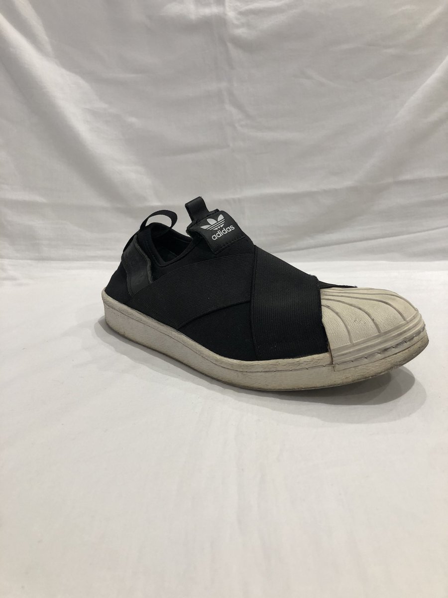 Creptify's tweet photo. I forgot how good the before and afters came out on these Women’s Adidas Superstar Slip Ons!

#creptify #adidas #superstar #slipons #superstarslipon #beforeandafter #sneakercleaner #sneakercleaning https://t.co/5MMYDR8454