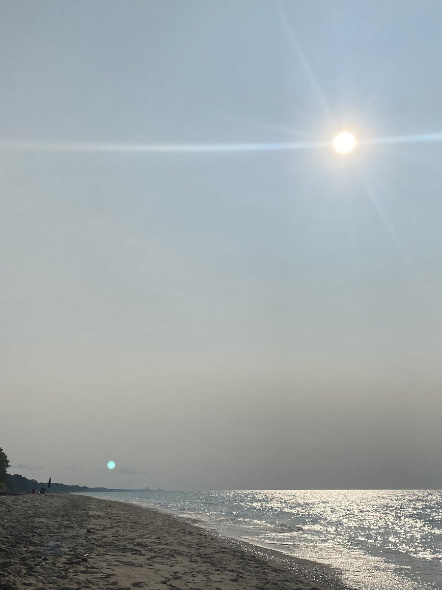 MzFrancesFX's tweet photo. End of season crystals and vibes on the beach .. no more bad vibes 🌿✨ #EnergyVortex #Release #GoodVibesOnly #Adjust #Peace ☀️🐚🌊 https://t.co/TWL9Xypddz