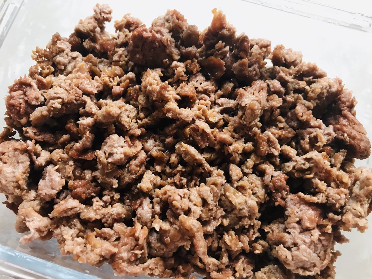 HeyMaiLady's tweet image. Picked apples off of the wild apple tree and made applesauce, sugar free, complete with peelings. Cooked up the clearance Beyond Beef for easy dinners and baked zucchini bread until I ran out of oil. #makingdo #cheapeats #eatathome #MondayMorning