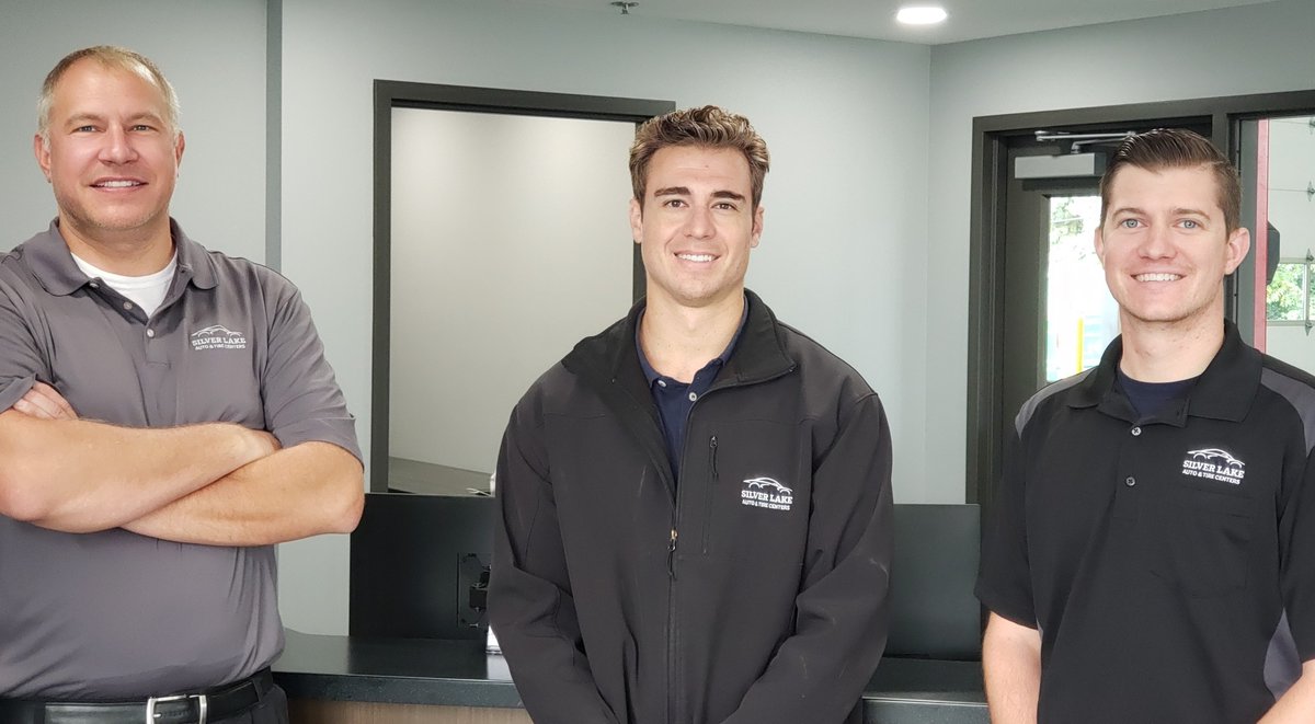 SilverLakeAuto_'s tweet photo. #firstdayofbusiness at our New Berlin location. Thanks for the wonderful welcome, New Berlin! 😀 https://t.co/bY9XCTQl6F