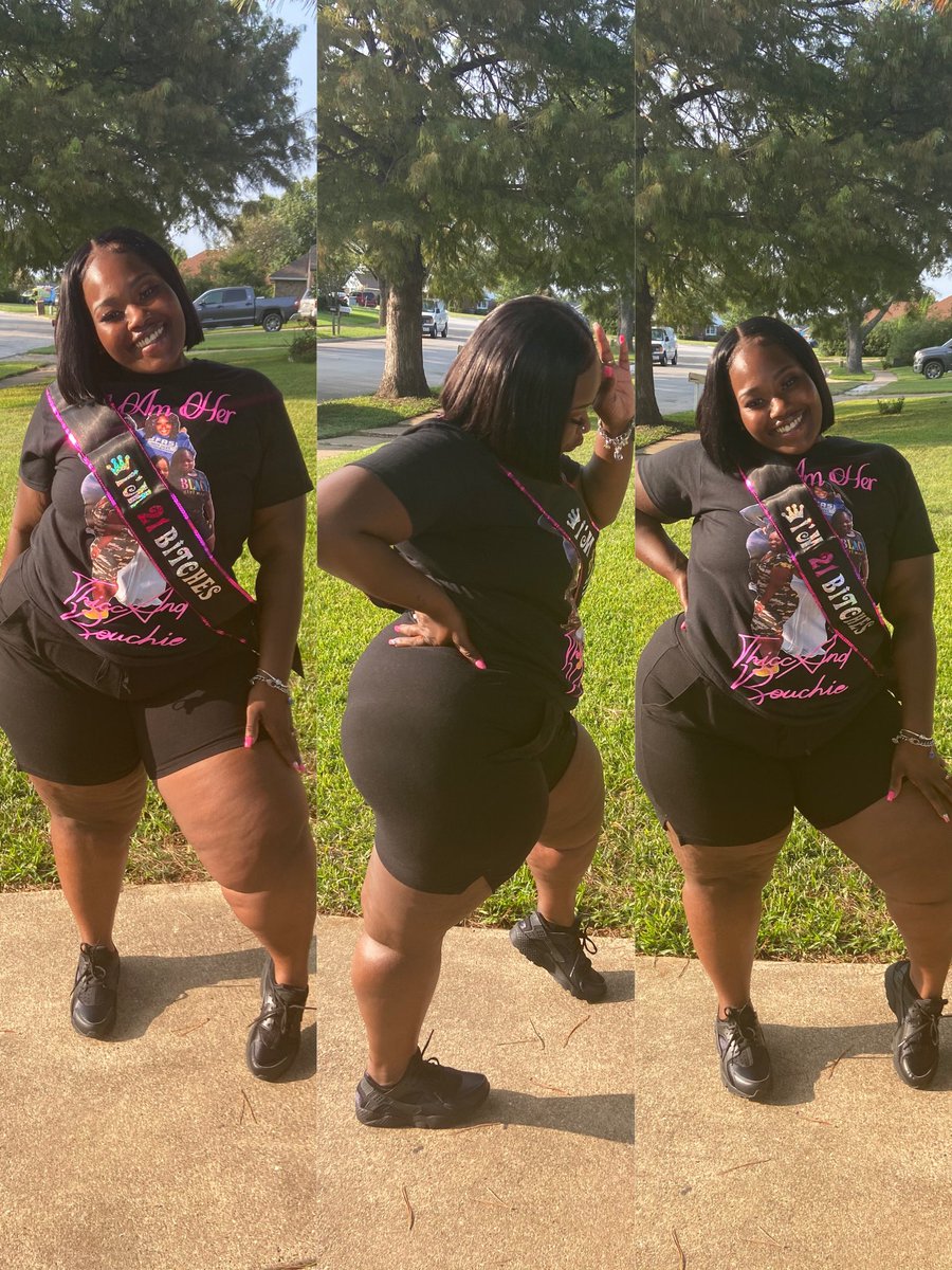 Dejaaa21's tweet photo. Happy 21st to me 🤪🍫😍 https://t.co/gTpSbtlxG6