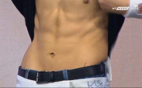 who cant forget ontact abs?
