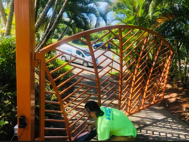Centra_Sys_HI's tweet photo. We love the vibrant design of this popular gate, modeled after the Areca Palm. 🌴
The color resembles the orange found in the beautiful Birds-of-Paradise flower.
Interested in your own Areca gate? Give us a call for a free estimate. 808.877.4709.
#centrasystems #naturegate https://t.co/6DSREnuVXd