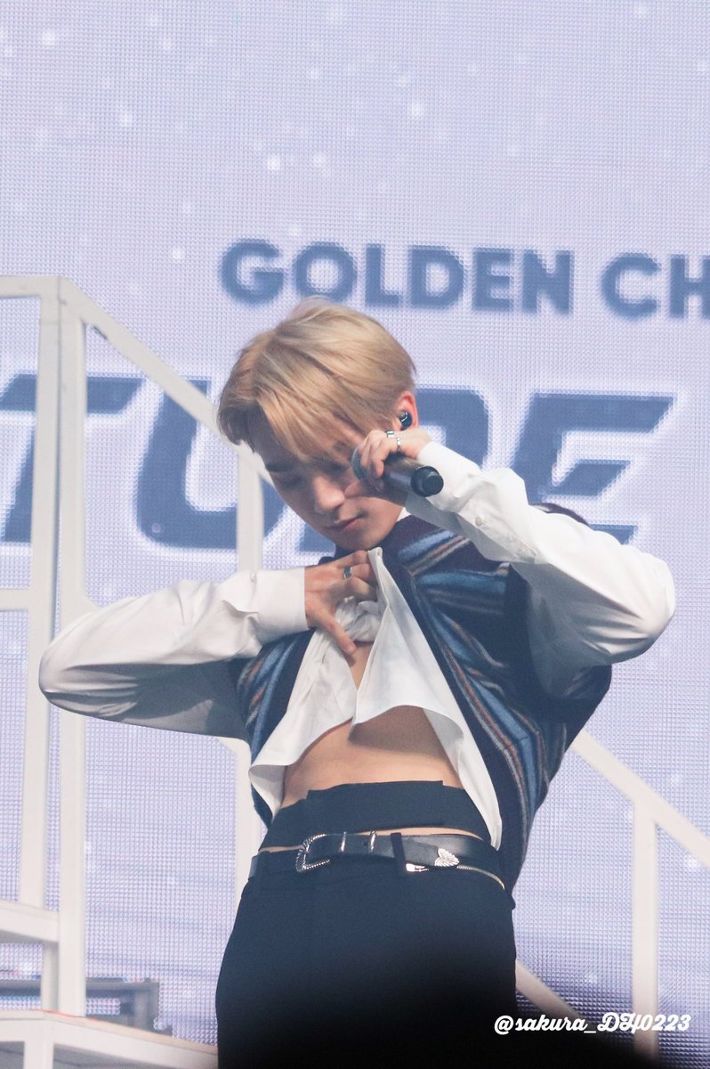 hope y’all didn’t forget seungmin abs 