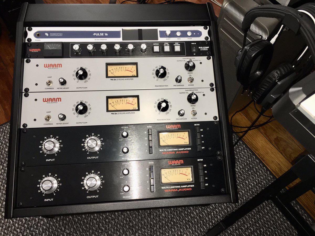 SoundWavStudios's tweet photo. Finally the new #studio update with my new @warmaudio #compressors in a @argosyconsole rolling rack can’t wait to start working with theses bad boys! More #studioupdates on the way!
-
-
-
#hybridmixing
#warmaudio
-
-
#SoundWaveStudiosNYC
#SoundWavStudios
#IamDJScratchOne https://t.co/XDfkyYXUD1