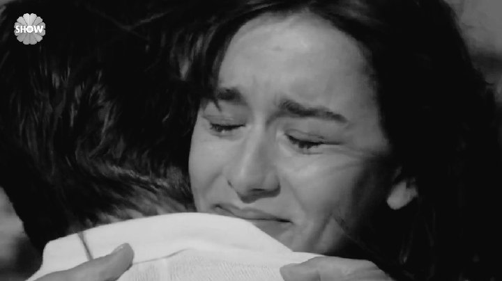 yaseminsi_'s tweet photo. Hayatı boyunca üzüntüden, sevgisizlikten ağlayan Karaca Kocovalı'yı ilk defa mutluluktan ağlatan Azer Kurtuluş ❤️

#AzKar #Çukur #EceYaşar #CihangirCeyhan https://t.co/03DUlcAwRu