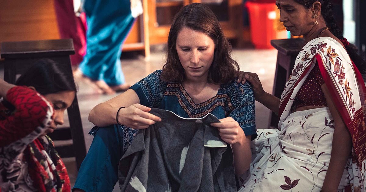 Oracle's tweet photo. Autonomous and #blockchain … in fashion? @JyotiFairWorks brings transparency to #retail with help from @retraced_global and our #cloud. https://t.co/O0xoiObYjG https://t.co/uqGnuBhSfL