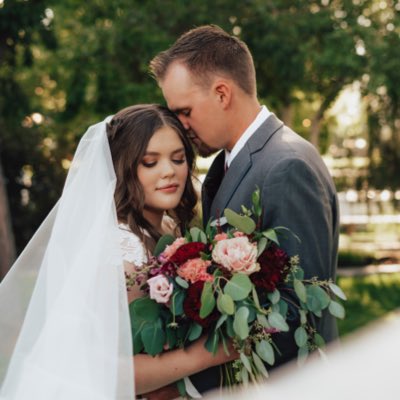 _madison__emily's tweet photo. #NewProfilePic https://t.co/u2npikNqJ9