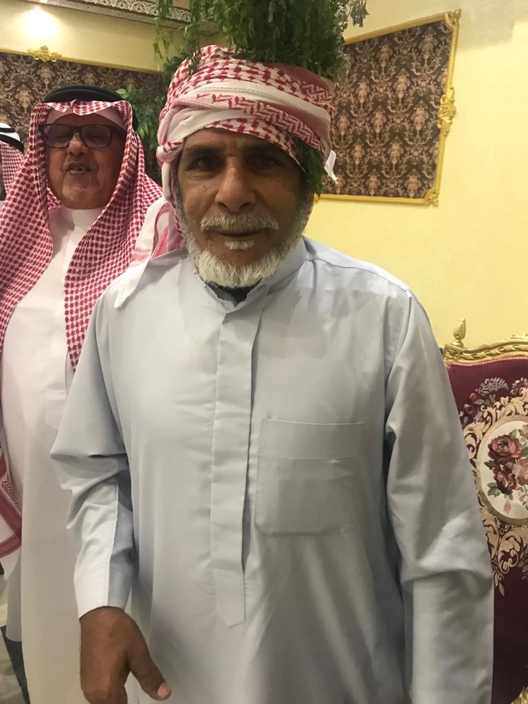 قليل بن زهير العاصمي المالكي 
أحد رجال بني عاصم النبلاء، ومن الأصدقاء الذين تركوا في ذاكرتي مواقف مشرفة، ولي معهم ذكريات جميلة، عُرف بالكرم والنخوة، وروح المرح والابتسامة الدائمة.
أسأل الله العلي القدير أن يشفيه ويكتب أجره.
