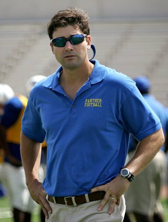 AJMLChargers's tweet photo. The Los Angeles Chargers have hired long time high school and college coach Kevin Fox to become the hew head coach of the team. 

Fox will hold a press conference this evening to address his new team and the fans! 

@AJML_Network #Madden21 https://t.co/C9pTh1kBnZ