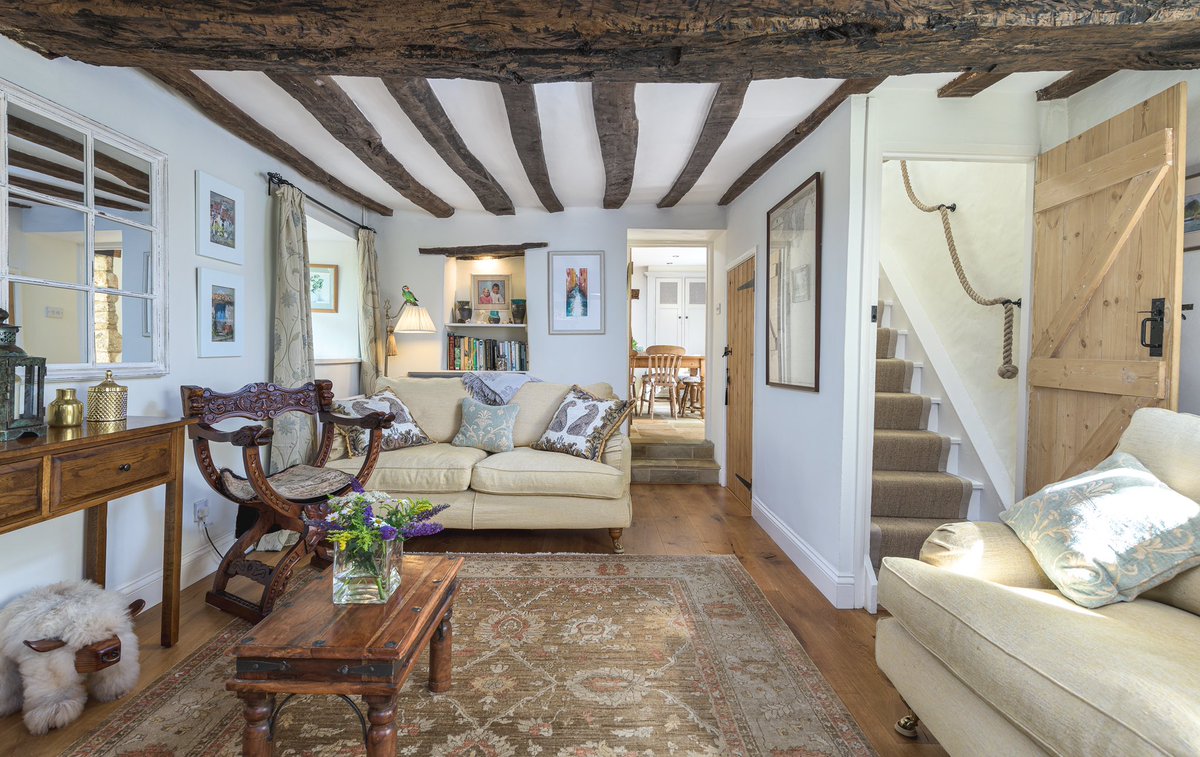 FNCStamford's tweet image. New instruction- OIEO £725,000
The most charming, circa 17th century, yellow stone property nestles in the pretty #Rutland village of #Barrowden.
#fineandcountry #periodproperty #cottage #periodfeatures #characterful #cottagegarden #redwood #rutlandproperty #fineandcountryrutland