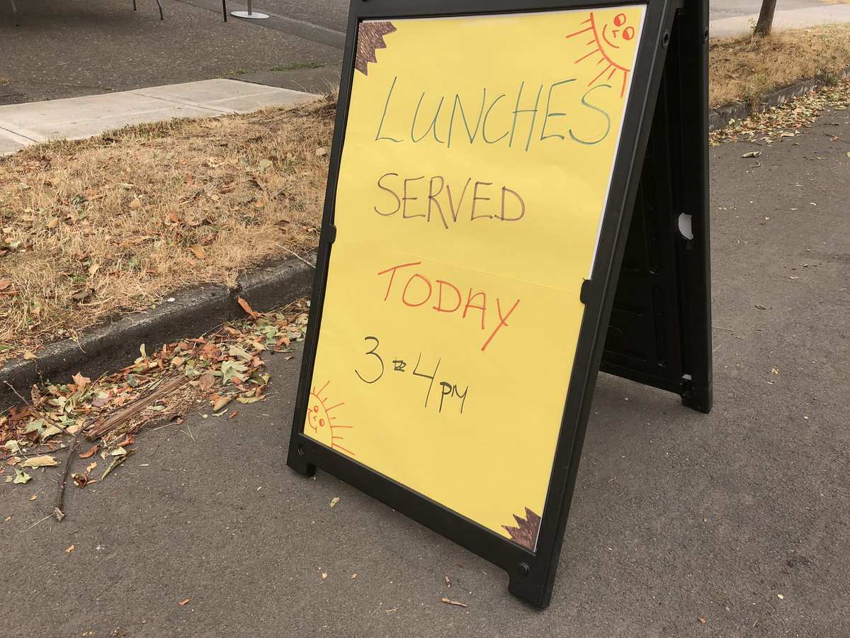 Thank you to the <a href="/PPSConnect/">Portland Public Schools</a> leadership team for coming out to support the nutrition team distribute meals today! <a href="/AstorK8/">AstorSchoolK8</a>