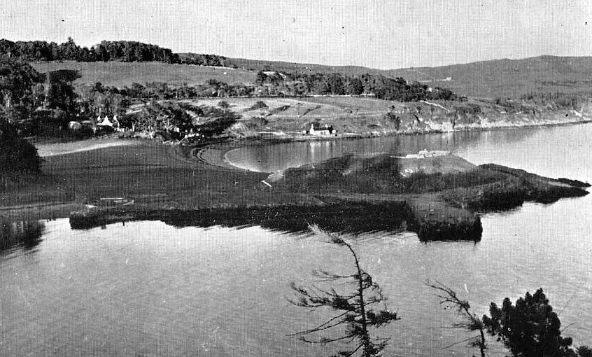 tourscotland's tweet photo. In 1852 several hamlets on #Island of #Raasay were cleared during the #Highland #Clearances in #Scotland, including #Hallaig and #Screapadal. Two boats full of #Scottish emigrants left the harbour for #Australia https://t.co/SbfNgVOcXm