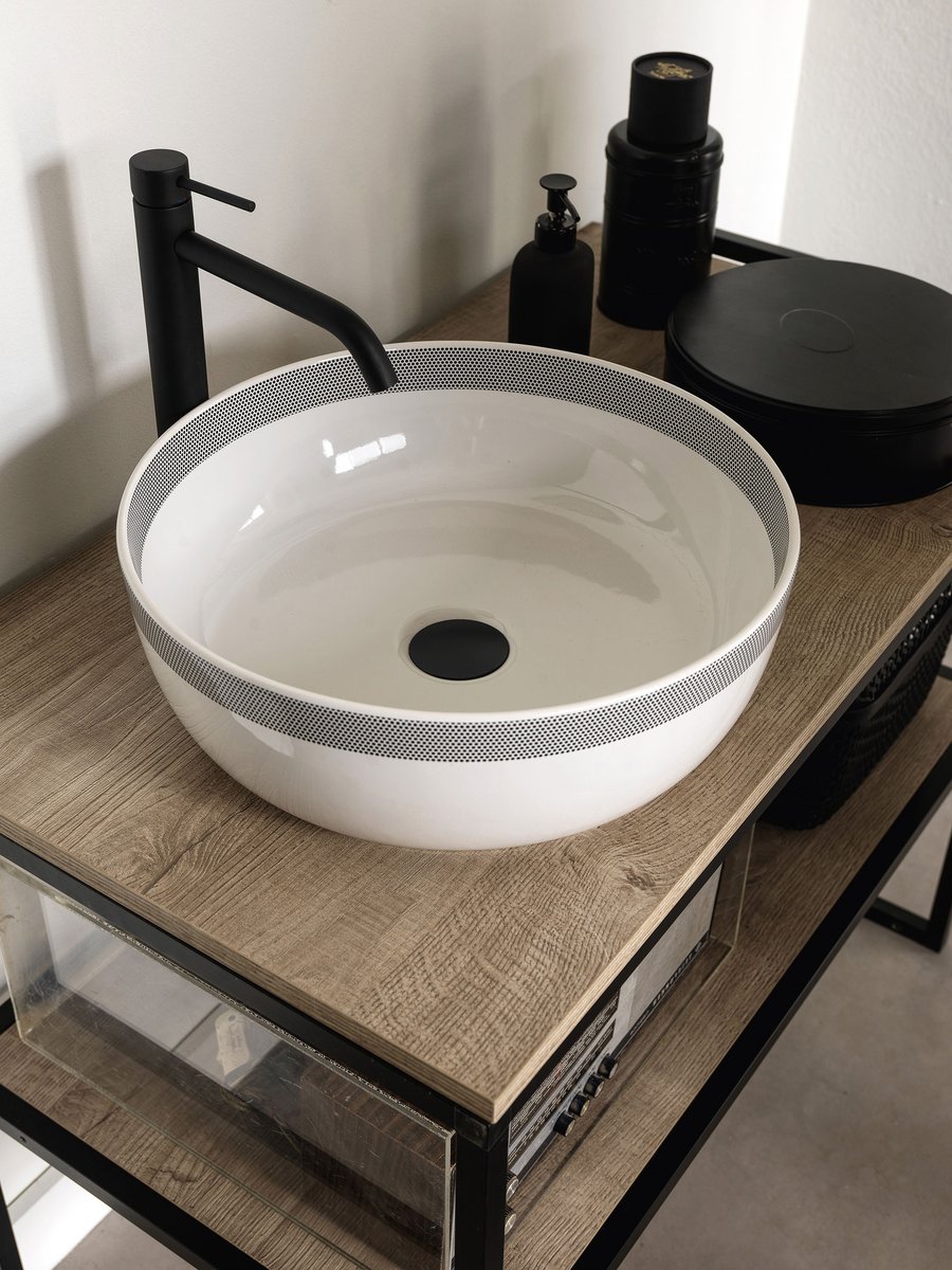 BNIdesign's tweet photo. Designed by Emo Design and brought to life by Scarabeo Ceramiche, FRAME 2.0 is a fantastic combination of wood and a tubular metal structure, a personal touch to the collection 😊
Read more at: https://t.co/1NldEmU7zp 
#kasyadesign #emodesign #scarabeoceramiche #scarabeo #design https://t.co/uAvcRBB46J