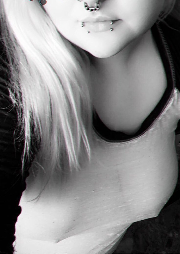 Pierced_Angel_'s tweet photo. I just want to make you cum 💦 
💋$4.20 for 30 days to 9 people!💋

https://t.co/RaSKYGgENg

#onlyfans #sellingcontent https://t.co/TGZCr3Bozk