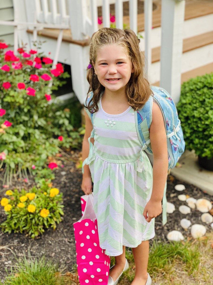 First day 2020!! 🍎📚❤️#chariho #teachermom #happygirls @jenpooreri