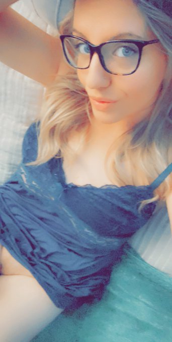 Heyyyyy wanna fuck? https://t.co/mDFdIJ1ewk