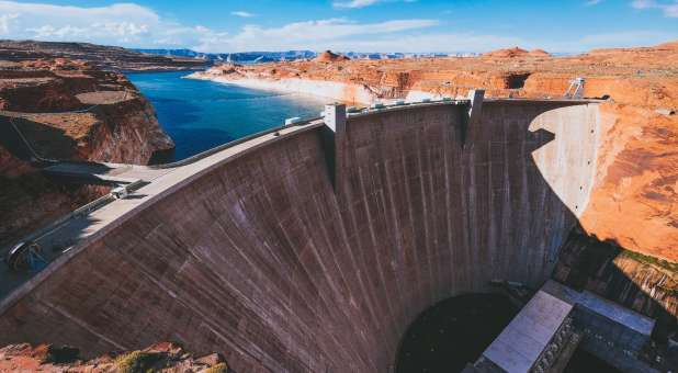 AlexSaundersAU's tweet photo. Crypto MC is in the billions. Yield: 5-5000%.

Fiat MC is in the trillions. Yield: -1-10%.

Fiat, property, stocks &amp; commodities can all be tokenised.

Digital yield > Analog yield.

There's a multi-trillion dollar dam wall ready to burst.

🏦🌐🪙 #Bitcoin #Ethereum #DeFi #Crypto https://t.co/cn2yn45jhs
