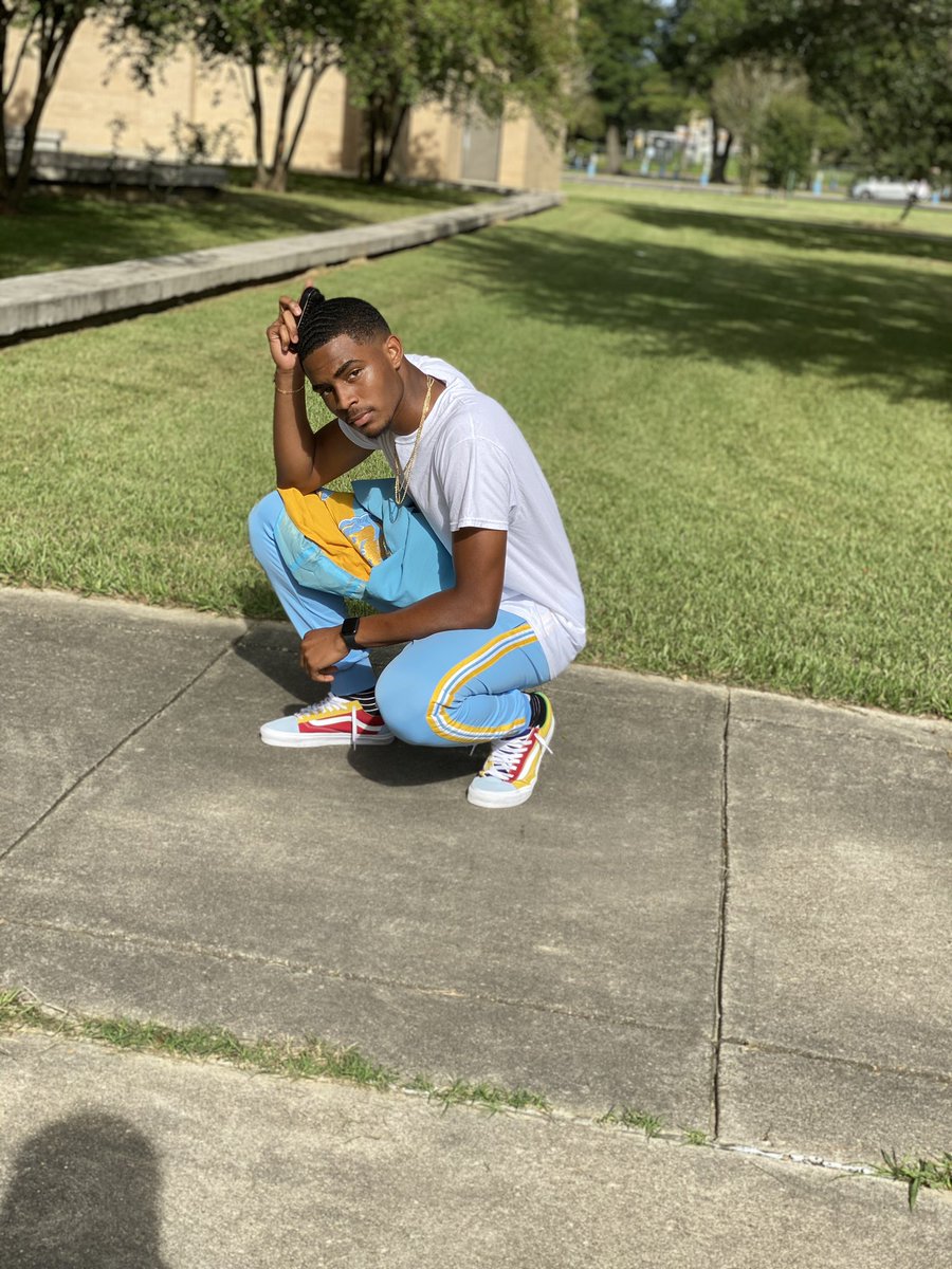 CaliiiJayy's tweet photo. Southern royalty ๐ at itโs finest!
Let me show โem how these Cali ๐๐boys do it! #SU23 #SouthernMade https://t.co/Q5RYEzEVvC