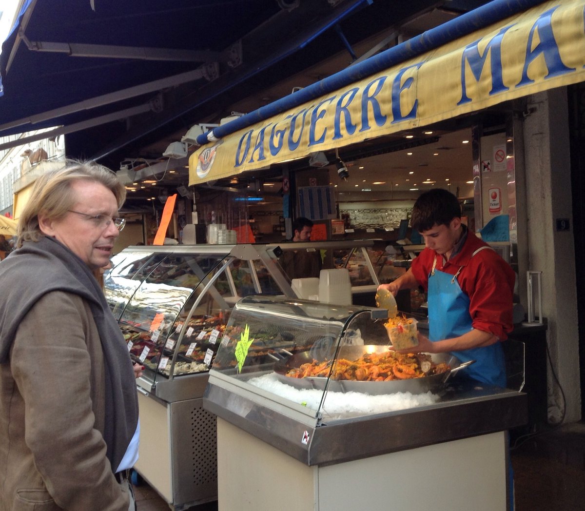 MichelleMoggio's tweet photo. Authentic #Paris - Life is Good on Rue Daguerre https://t.co/6WXYlTM3jb #TheParisEffect #RueDaguerre #marketstreet #streetfood #deliciousParis #travel https://t.co/mFHGyFQSCL