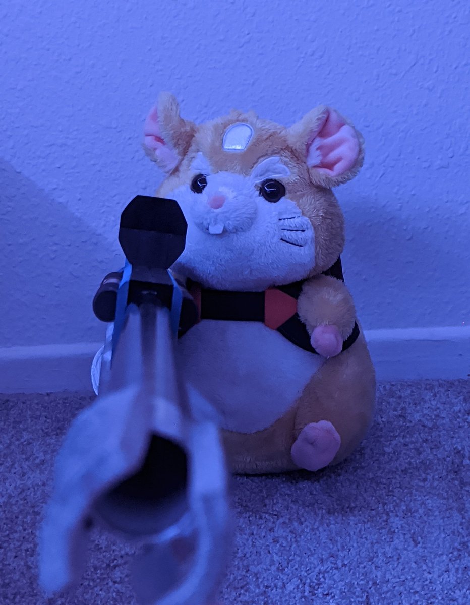 sleepy's tweet photo. YO FUCK HELPHELPHELPHELP https://t.co/E99xEDLtrk