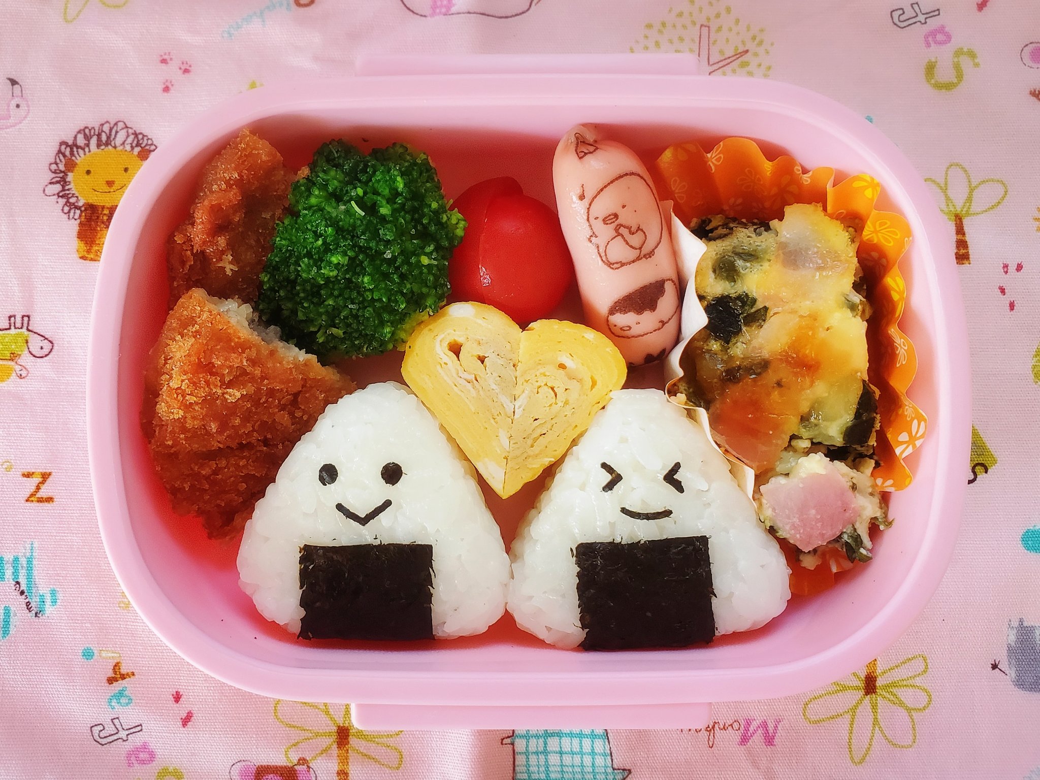 みずき 今日のお弁当 娘のリクエストでうさぎさん おかず詰め込みすぎて多くなったから 最後ピックでごまかした お弁当 キャラ弁 おにぎり うさぎ 幼稚園 お弁当記録 T Co Wqmuofma7a Twitter