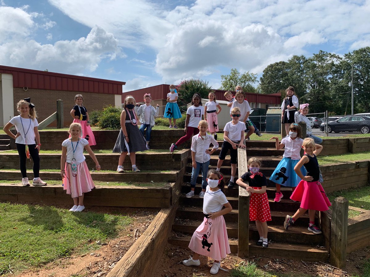 OCESchiefs's tweet photo. Our students had so much fun dressing up in clothes from the 50’s today! https://t.co/nj3pSfi42g