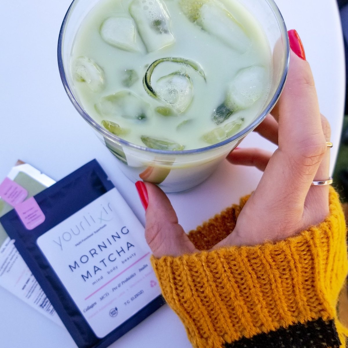 DeziChance's tweet photo. When people ask how I manage to run a business *at home* with a toddler...
Morning Matcha by @yourlixir #🍵 // Collagen + Pre &amp; Probiotics + Vitamin E + MCT's + Stoneground Ceremonial Grade Matcha from Japan + Inulin = #onehappygirl #mompreneur #quarantinekitchen #justaddwater https://t.co/1XlxOLgZFa
