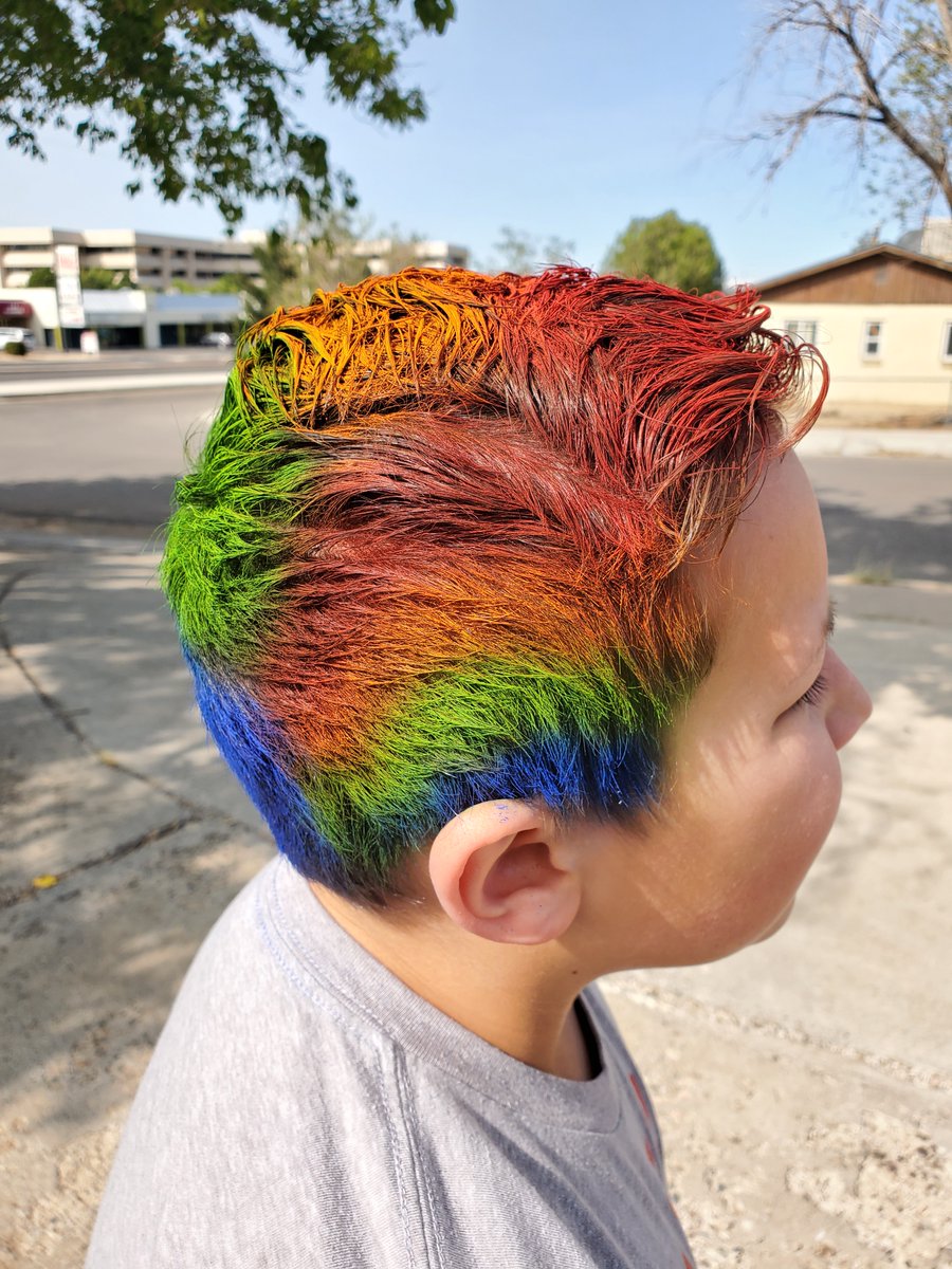 IESRockets's tweet photo. Inez Spirit Week!!  Crazy hair day!!!  #RocketsFlyHigh @ABQschools @APSLZ4 @chris_zone4 https://t.co/I33C6yGwEq