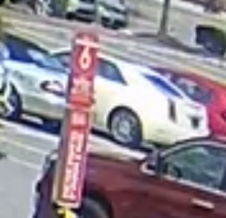 NJSP's tweet photo. **PLEASE SHARE**

The NJSP is seeking the public’s assistance with identifying two suspects who allegedly robbed an elderly woman and fraudulently used her credit cards.

Anyone with information is asked to contact Woodbine Station at 609-861-5698.

https://t.co/t463wCSomc https://t.co/Aj0N5dwqSB