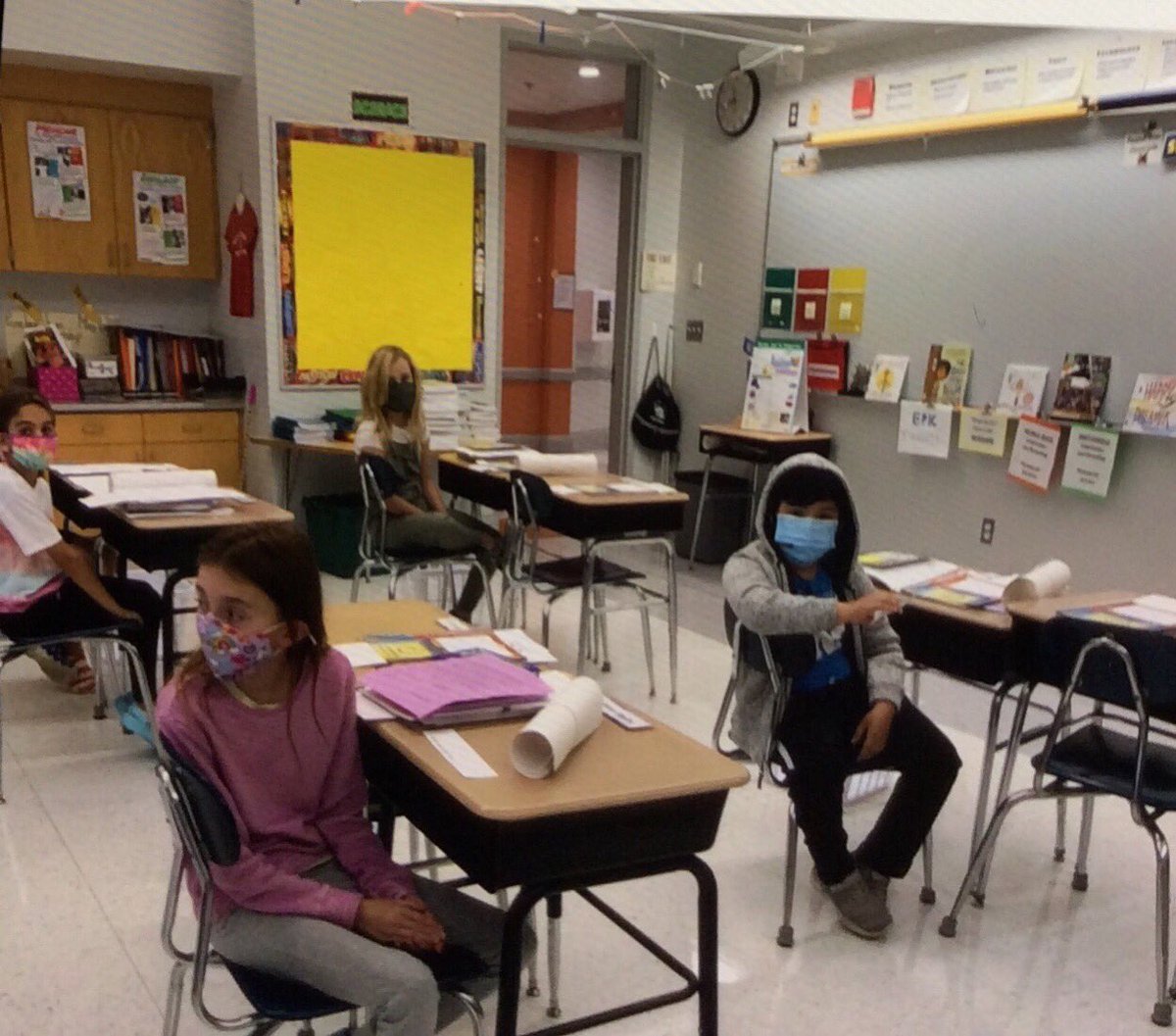 TinaBorek's tweet photo. #batchstudentsrock
Orientation Day for cohort A 👍🏻
It was  great to see my fifth grade students today! 😊Cohort B, I’ll see you tomorrow! 
@TheBatchBulldog https://t.co/eY0Iy8zlQ1