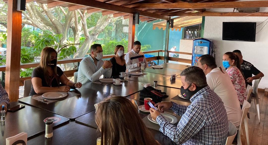 JulioGarciaZ's tweet photo. #14Sep || Hoy realizamos encuentro de trabajo con los alcaldes del Circuito 4 del estado #Táchira para construir desde la unidad, el camino que permitirá la recuperación de la Asamblea Nacional. https://t.co/ZpFJiQthzt