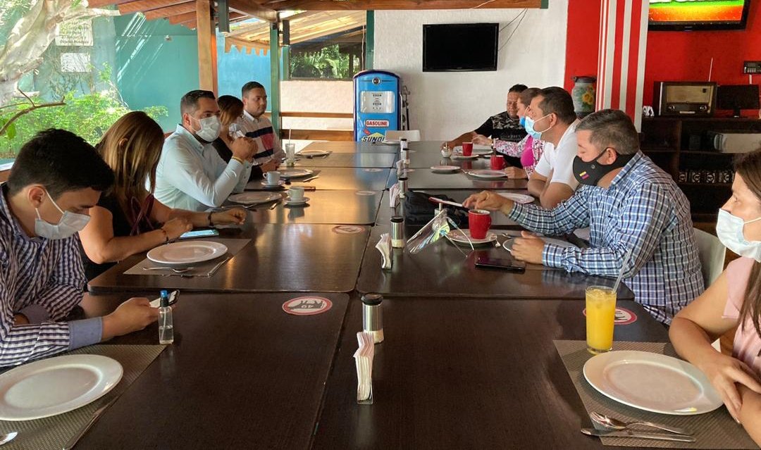 JulioGarciaZ's tweet photo. #14Sep || Hoy realizamos encuentro de trabajo con los alcaldes del Circuito 4 del estado #Táchira para construir desde la unidad, el camino que permitirá la recuperación de la Asamblea Nacional. https://t.co/ZpFJiQthzt