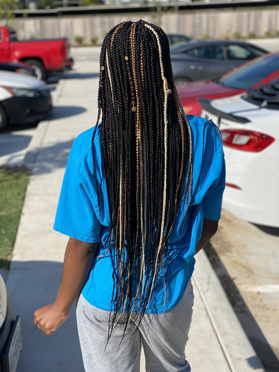 mae_carlie's tweet photo. Who doesn’t love a Good traditional box braid slay ? 😻🐒✨
•
•
IG: @cpcreationsss._ 🦋💕
#cpcreationsss #fortworthbraider #fortworthbraids  #dfwbraider #dfwbraids  #huntsvillebraids #shsu #shsu21 #shsu22 #shsu23 #shsu24 #shsuhair #shsubraids https://t.co/8LuEf5dJzJ