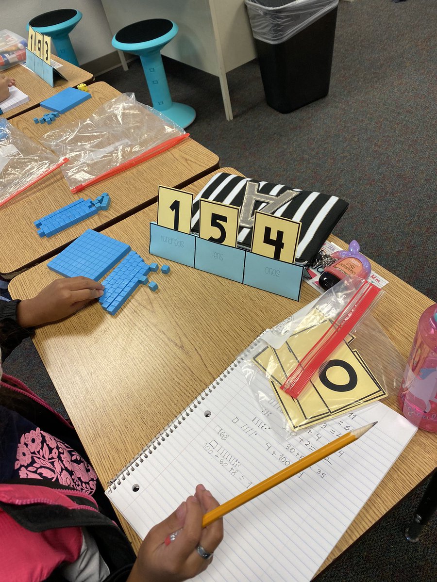 mslanderos03's tweet photo. First grade is learning place value in Math 🤓 https://t.co/oySti0uGJG