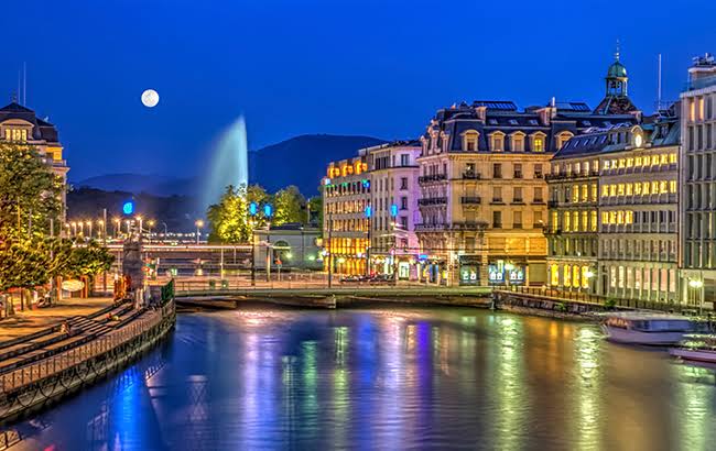 BemaadT's tweet photo. Cities are always very beautiful at night.. 
I remembered when my kid sis came to visit me (interstate travel)  and she arrived at night, she was just shouting "this place is beautiful "😂
#BEMAAD 
#schoolsreopening https://t.co/NpK52hbDHd