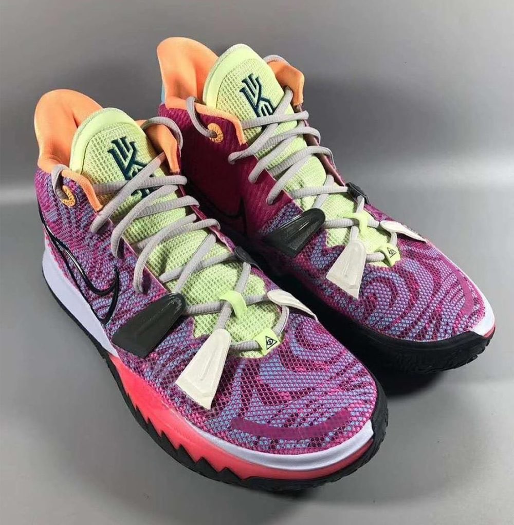 gpt_news012's tweet photo. 【Nike Kyrie 7】
🔸Nike Kyrieシリーズの新作
Nike Kyrie 7“Hendrix”が登場!
🔸発売日:未定
🔸価格:未定
#バッシュ #バスケ #NIKE #kyrie #kyrie7 #カイリー7 #NBA #スニーカー #bashsokuhou https://t.co/p2judTilPg