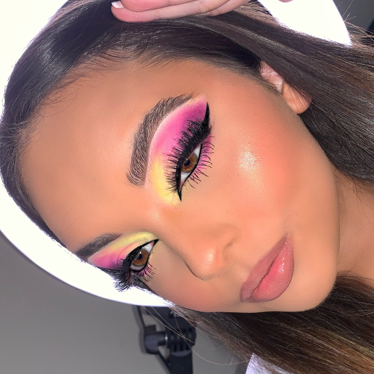makeupbyyasmin1's tweet image. 🍡 M A C A R O N S 🍡 using @NikkieTutorials x @beautybay palette! #nikkitutorials #beautybay #makeup #makeupartist #makeuplooks #makeupismypassion #mua