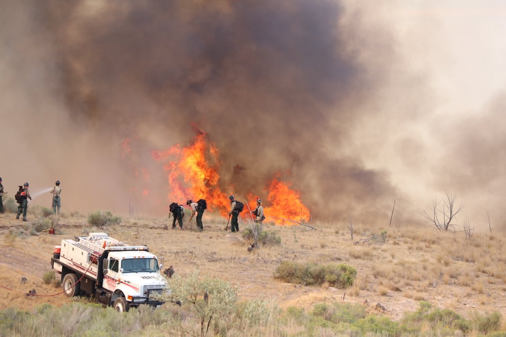 SGTCannonPIO's tweet image. One of our @UCSO Sergeants took these photos at the #GoshenFire yesterday. Since @Twitter doesn’t allow more than four pics at a time I’ll do them in stages. 1/3