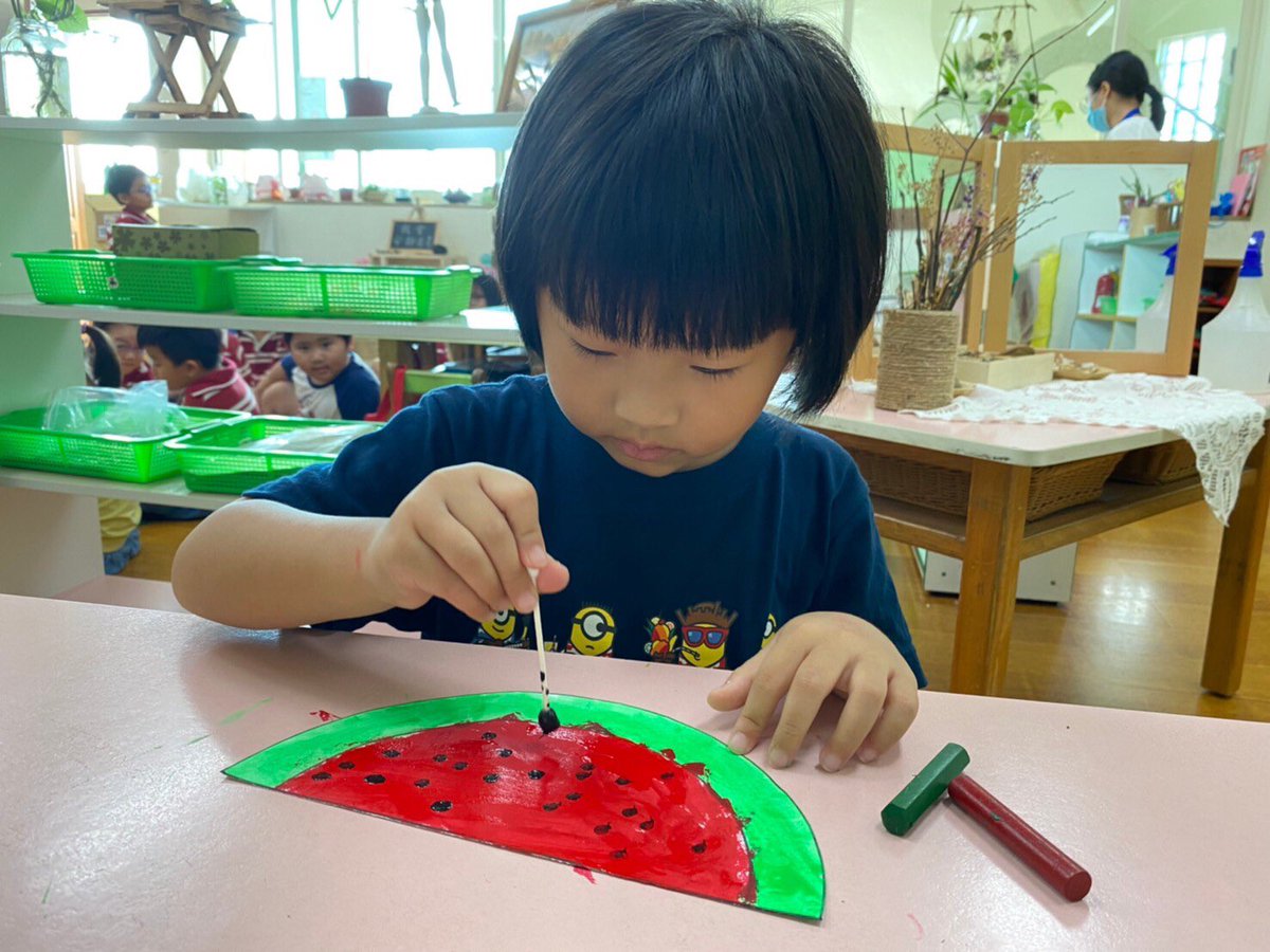 AmandaTsang2's tweet photo. Kids enjoy dot activities.
#InternationalDotDay https://t.co/J55Llm47oG