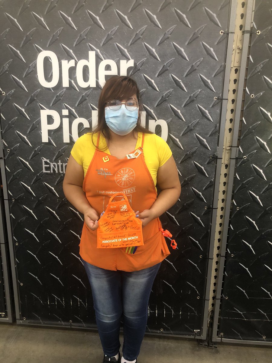 Congrats Talya on being Customer Service Associate of the Month 🙌🏻 Keep up the great work!