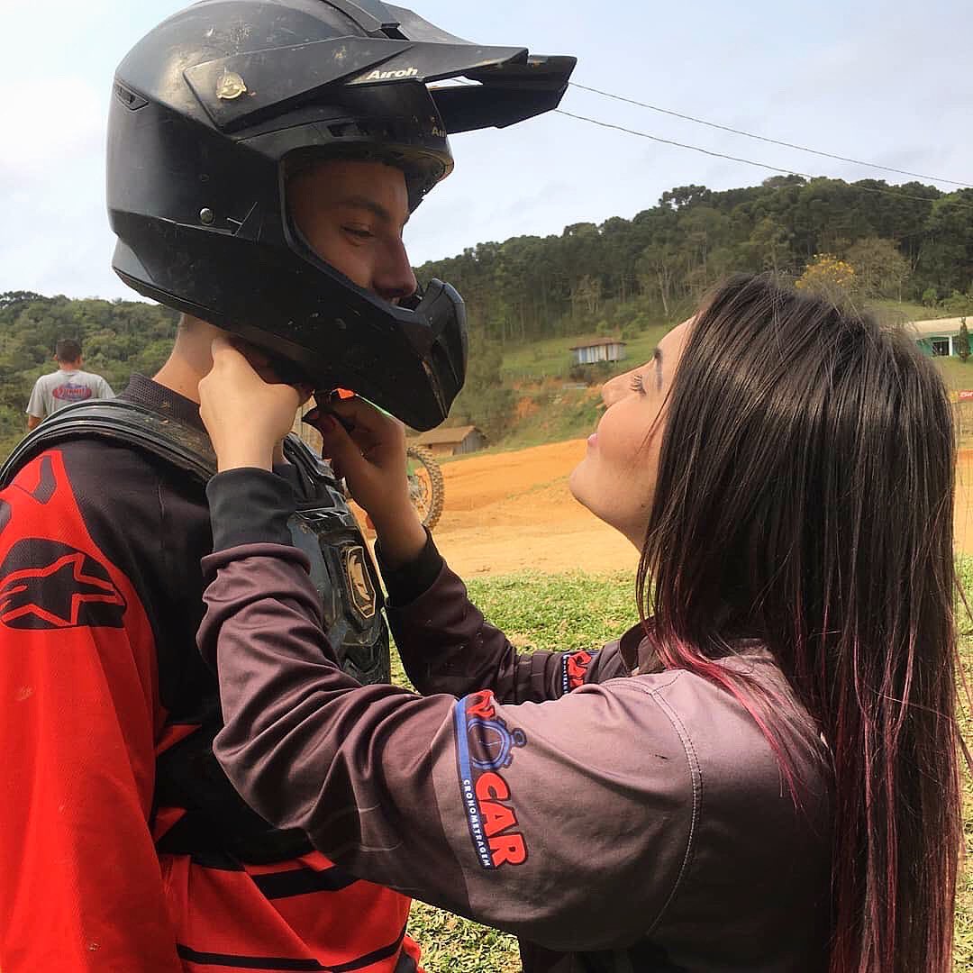 MotosTV's tweet photo. • Cuando encuentres a alguien que comparta tu pasión por las motos, no la dejes ir💍🏍 🔥

• When you find someone who loves motorcycles the way you do, don’t let them go💍🏍🔥 https://t.co/QEO0veJCJa