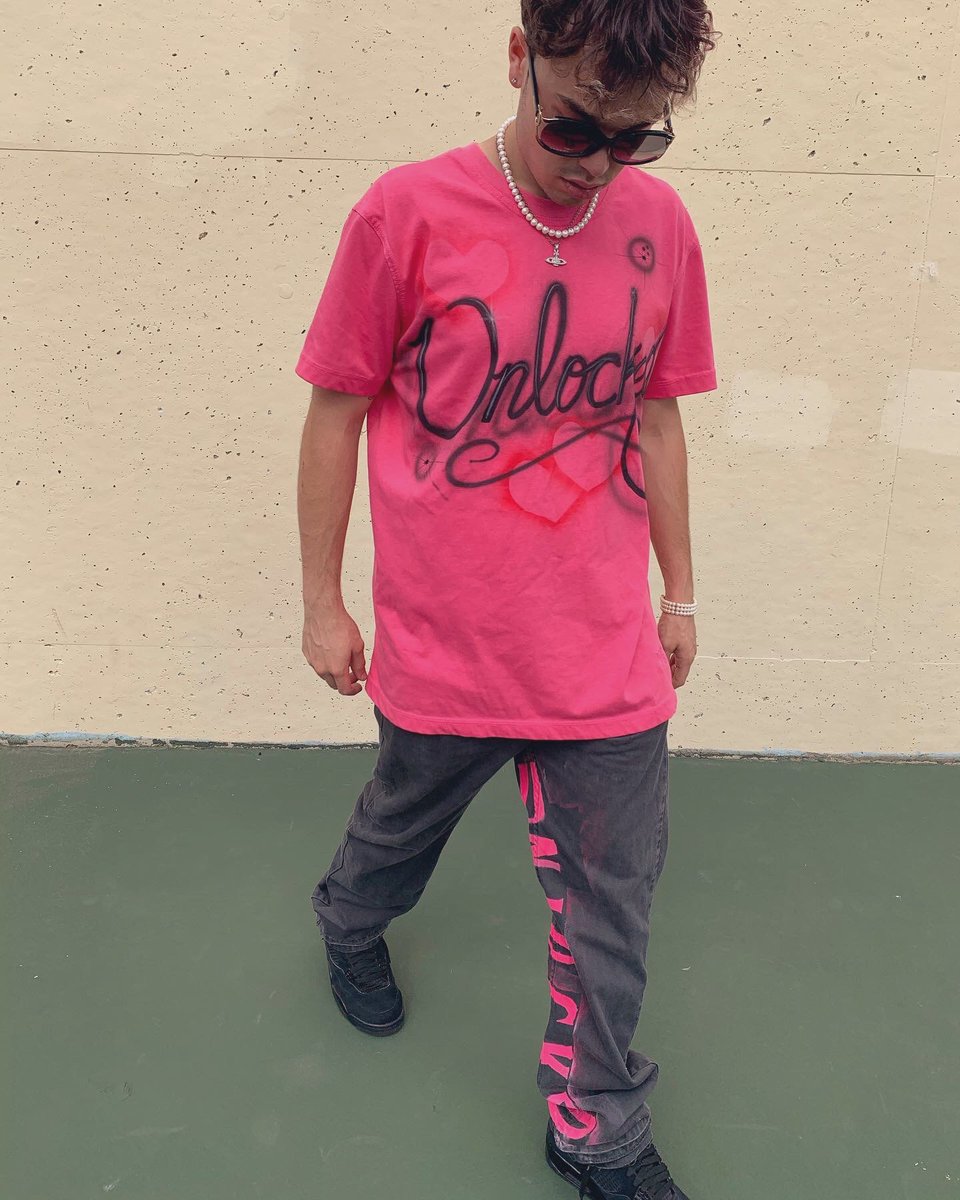 Jlocke_money's tweet photo. FRIDAY💞Full @unlockedgallery collection releases ! From me to u with luv💘 https://t.co/MSAhhOdxFI