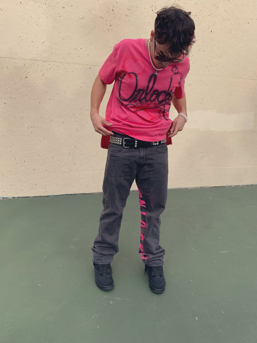 Jlocke_money's tweet photo. FRIDAY💞Full @unlockedgallery collection releases ! From me to u with luv💘 https://t.co/MSAhhOdxFI