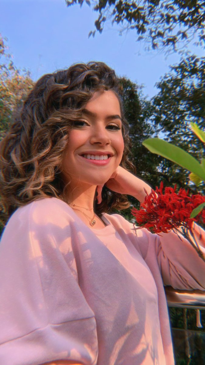 maisa's tweet photo. Do insta pra cá, pq eu amei meu cabelo nessas fotos 🤧 https://t.co/51cUinN49Y