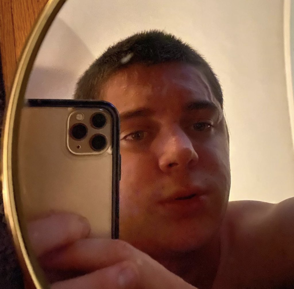 ethannestor's tweet photo. Without downloading any new pics, mentally where are you? https://t.co/RQZIIa0WbZ