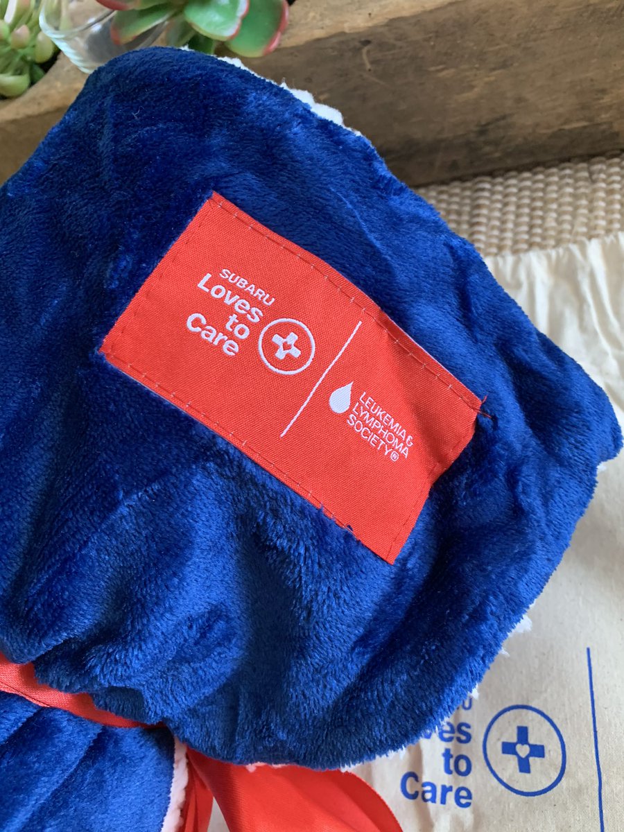 Thanks for the snuggly blanket! Just in time for fall🍂🍁🧡 <a href="/LLSusa/">伊藤佑愛</a> <a href="/subaru_usa/">Subaru</a> #subarulovestocare