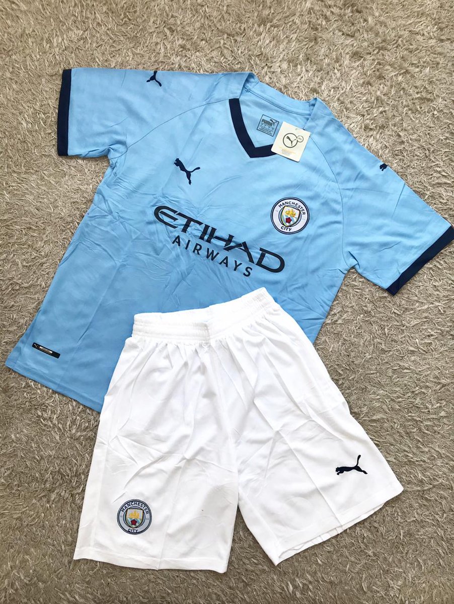 samukasalles's tweet photo. VENDO ESSES DOIS CONJUNTO DE BLUSA E SHORT
ZERO BALA
PRODUTO DE QUALIDADE 
ENTREGO NA PORTA DO SEU QG OU VIA SEDEX 

AQUELE RT PRA ME AJUDAR A VENDER https://t.co/ABu54Z1Ziw